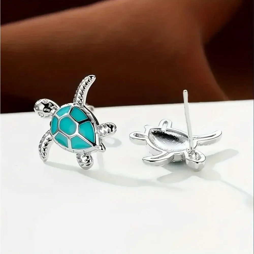 Charming Turtle Stud Earrings - Picture 2 of 2